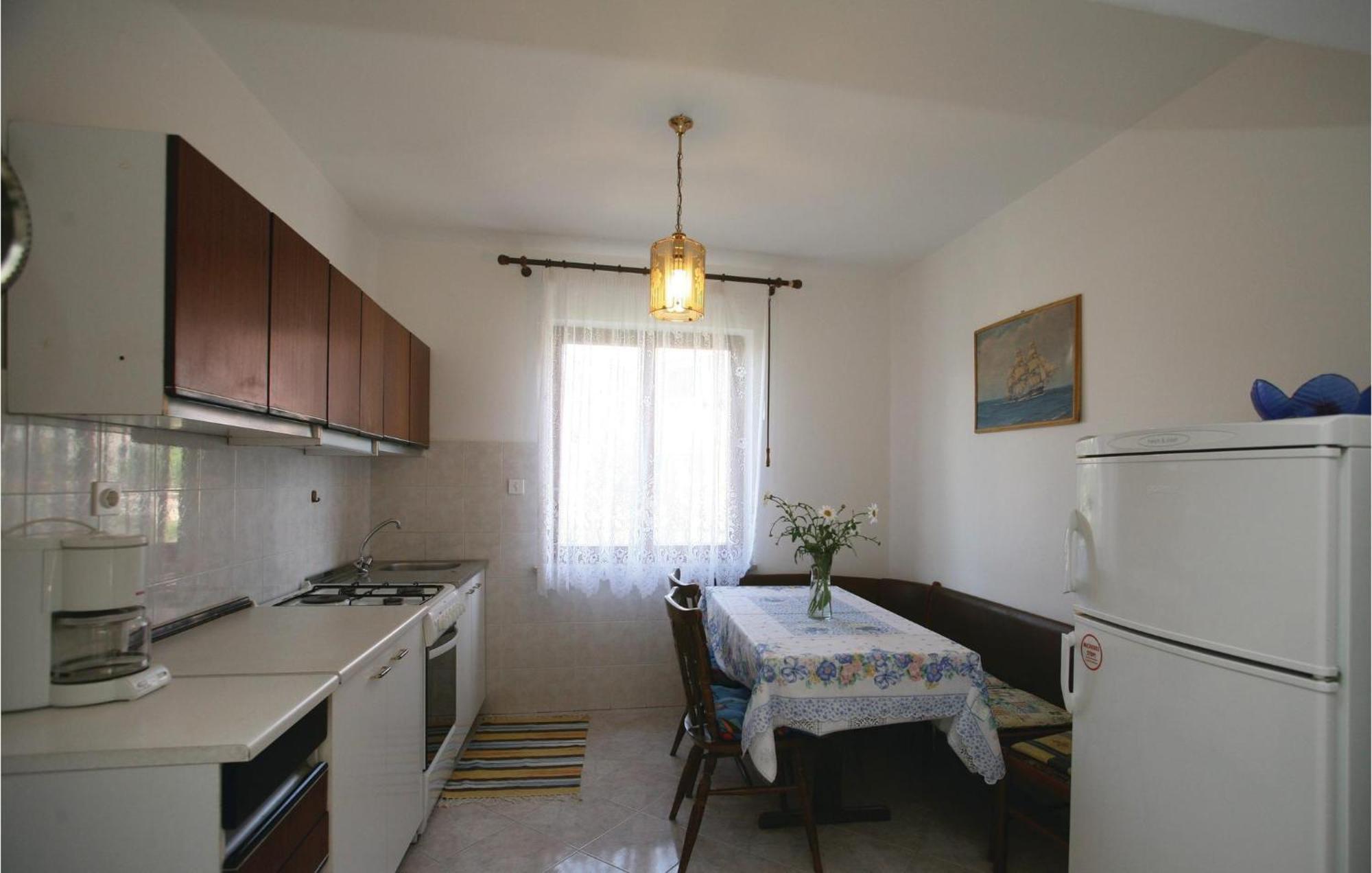 2 Bedroom Gorgeous Apartment In Labin Raša Exteriör bild