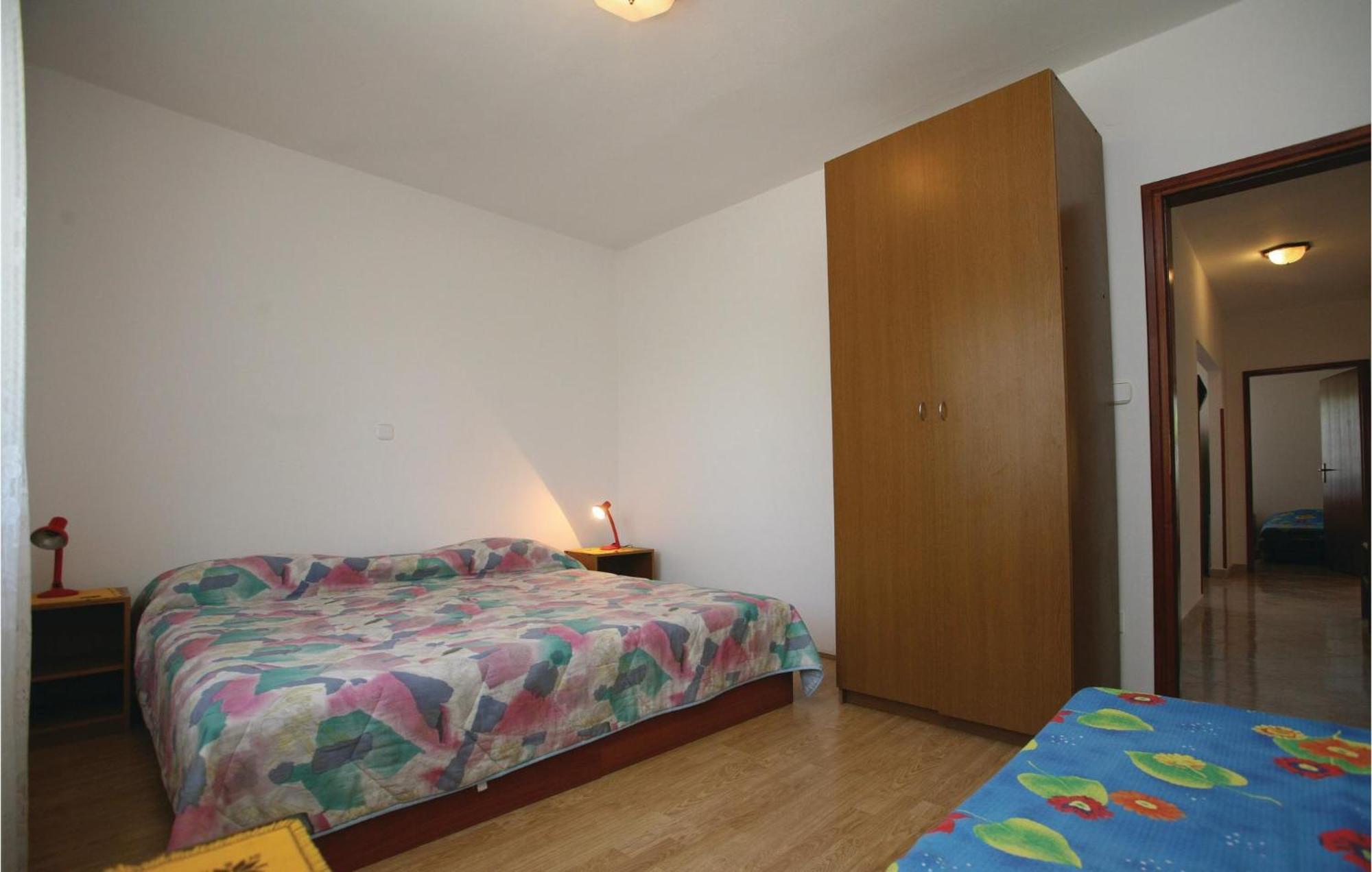 2 Bedroom Gorgeous Apartment In Labin Raša Exteriör bild